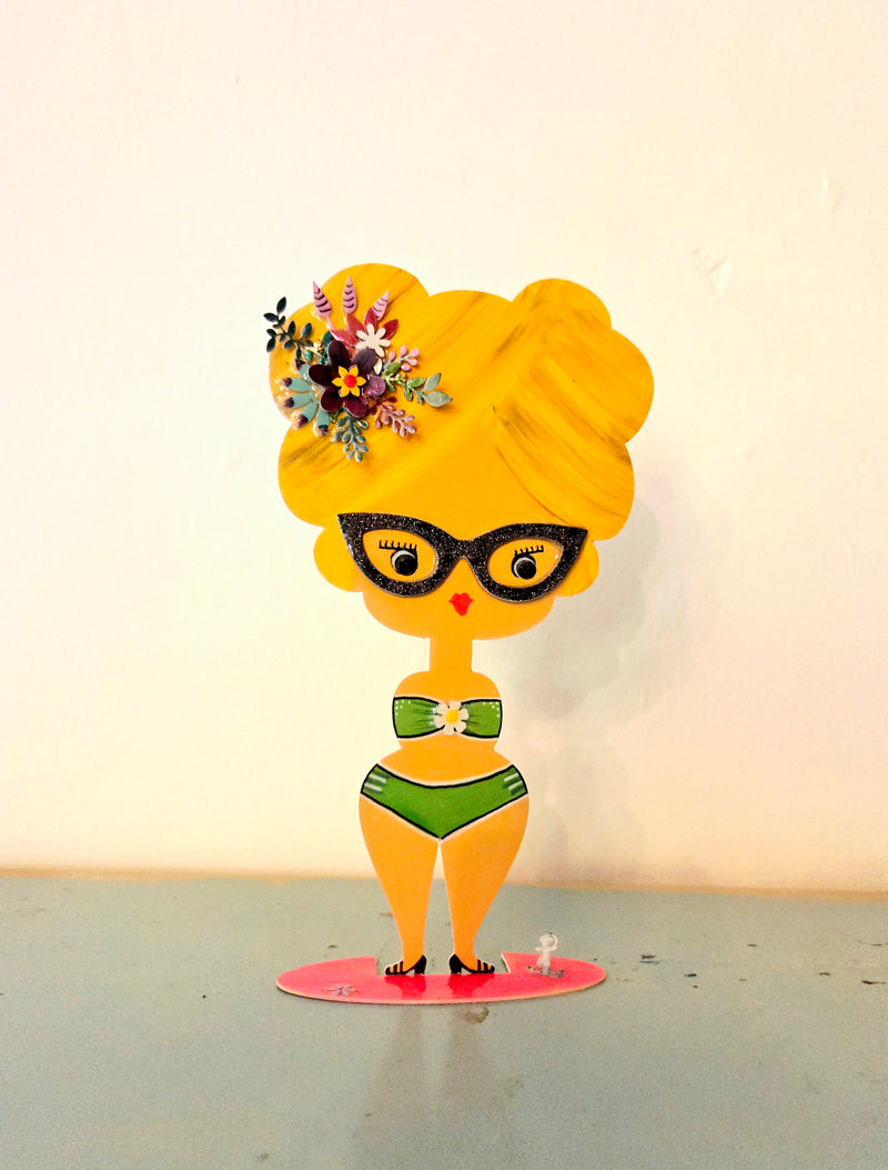 מדאם פנטסטיק עם בגדים ים 22 סמ גובה