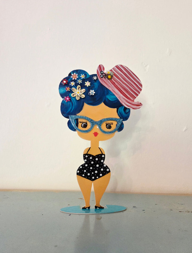 מדאם פנטסטיק עם בגדים ים 22 סמ גובה